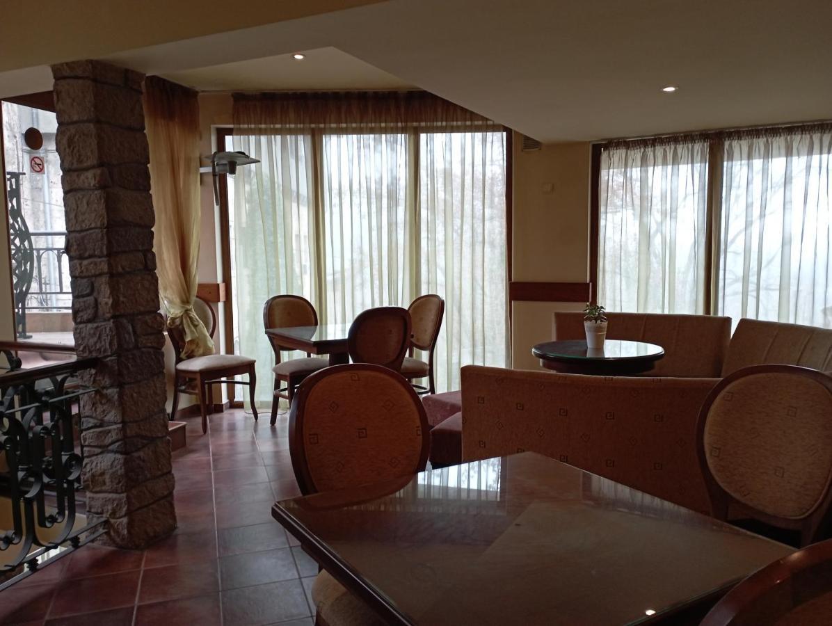Hotel Bolyari 大特尔诺沃 外观 照片
