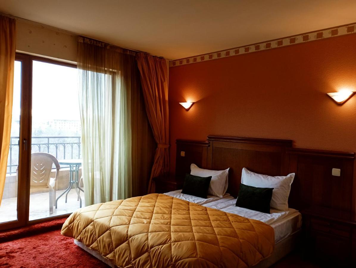 Hotel Bolyari 大特尔诺沃 外观 照片