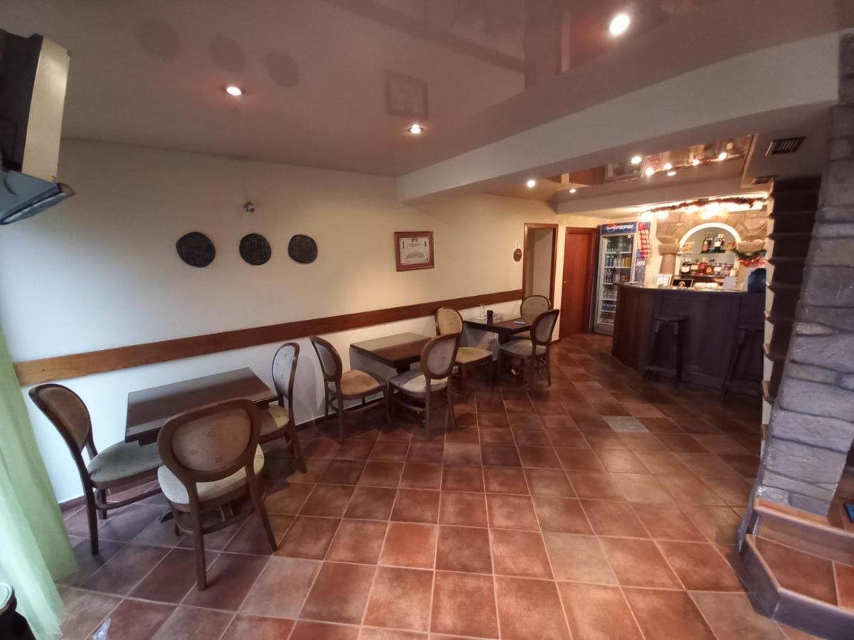 Hotel Bolyari 大特尔诺沃 外观 照片