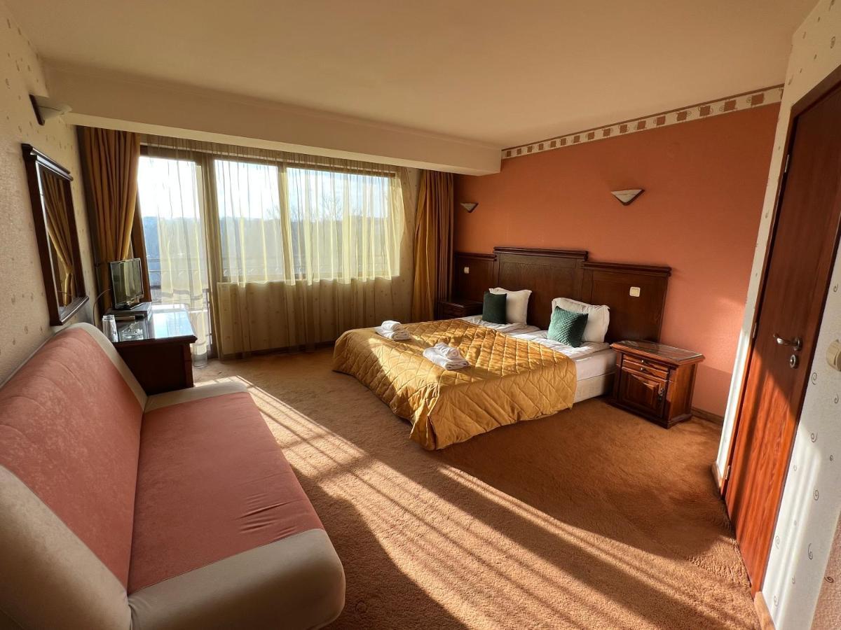 Hotel Bolyari 大特尔诺沃 外观 照片