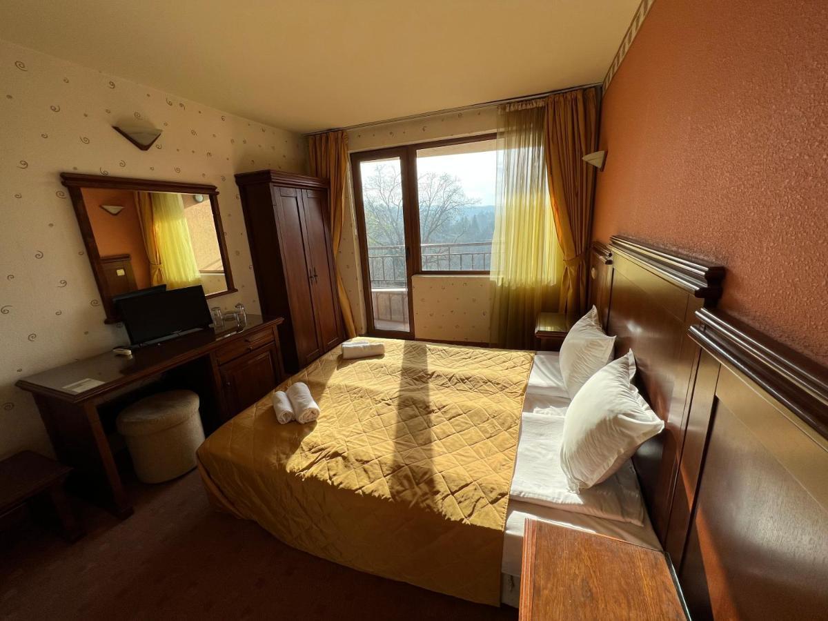 Hotel Bolyari 大特尔诺沃 外观 照片