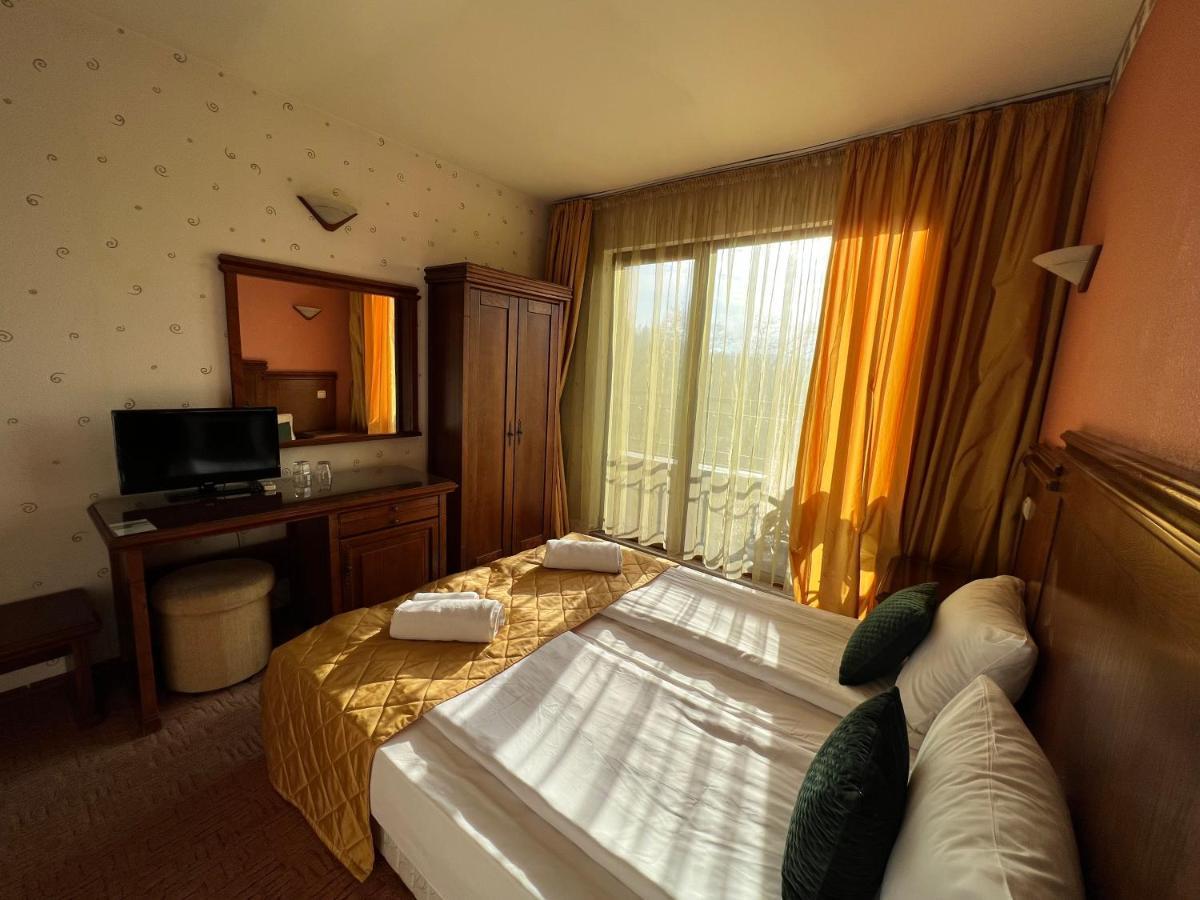 Hotel Bolyari 大特尔诺沃 外观 照片