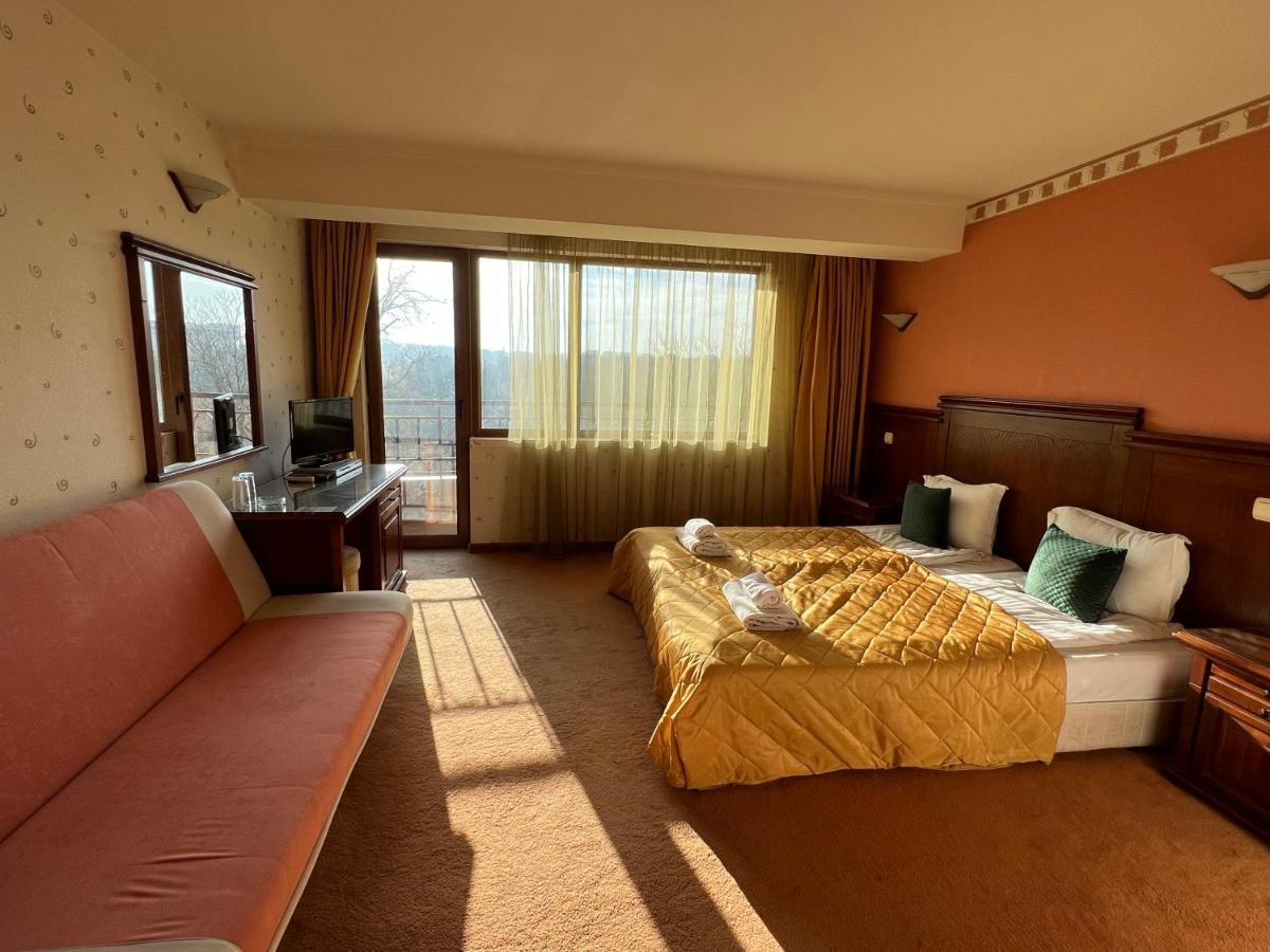 Hotel Bolyari 大特尔诺沃 外观 照片