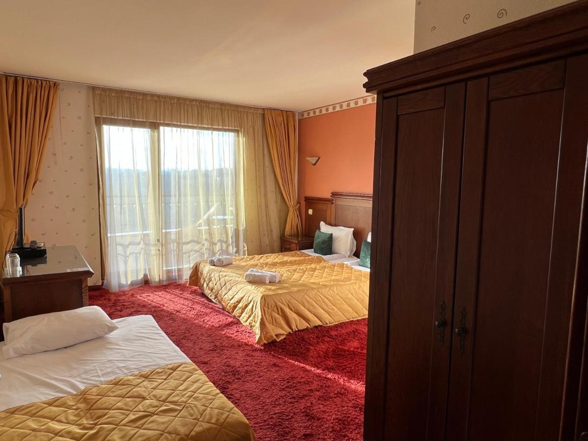 Hotel Bolyari 大特尔诺沃 外观 照片