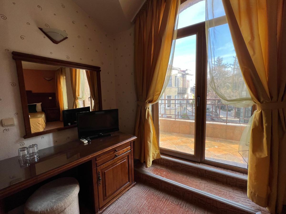 Hotel Bolyari 大特尔诺沃 外观 照片