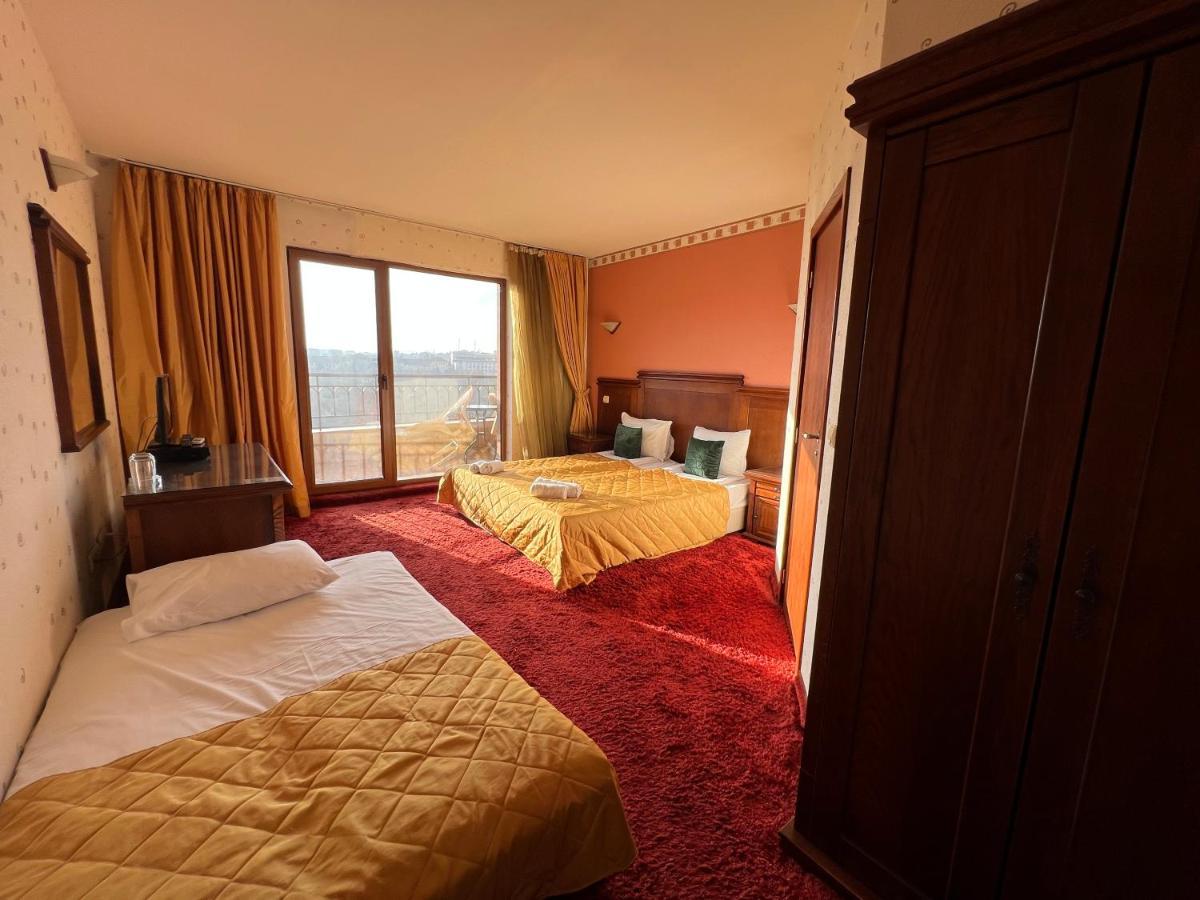 Hotel Bolyari 大特尔诺沃 外观 照片
