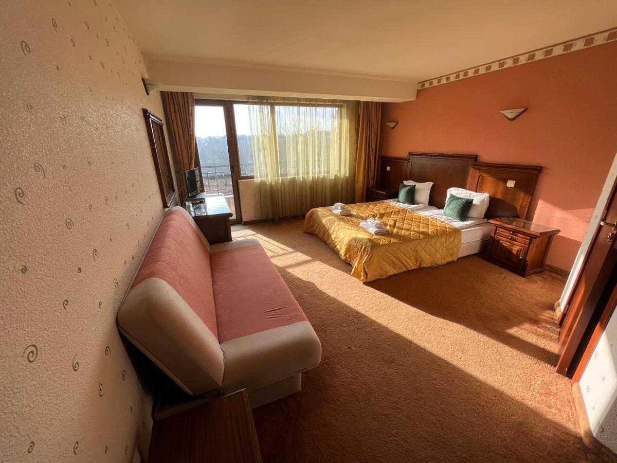 Hotel Bolyari 大特尔诺沃 外观 照片